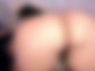 - K Y A N A - MILF webcam performer live streaming