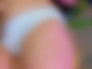 Live cam show with Nella-joly - Skinny on Camsoda