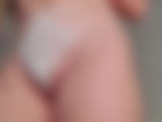 Live cam show with Nella-joly - Brown Eyes Red Hair on AdultVida.com