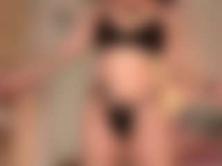 Live cam show with Nella-joly - Petite on TeamSkeetLive