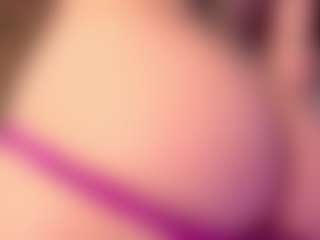 Live cam show with Nella-joly - Nipple Piercings on AdultVida.com