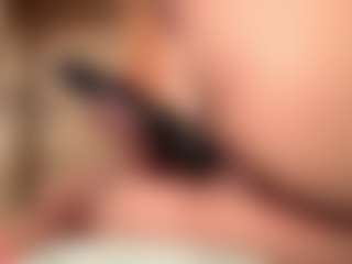 Live cam show with Nella-joly - Skinny on madthumbs