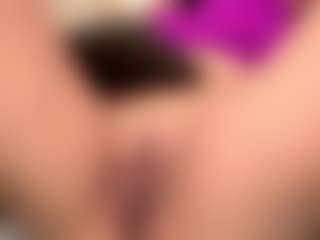 Live cam show with Nella-joly - Living Room on CamClone