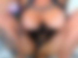 Live cam show with arianatattoos - Ride on Soda Cam