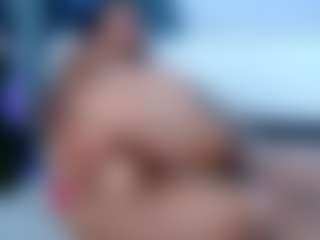 Live cam show with arianatattoos - Squirt on Camsoda