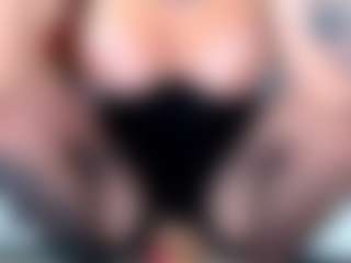 arianatattoos's Live Sex Cam Show
