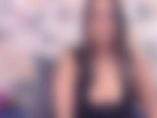 Live cam show with IndianFancyFace - Strip MILF on livesuperchat.net