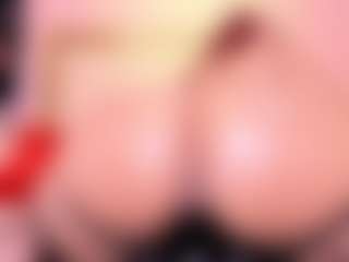 Lorena-gomezz1's Live Sex Cam Show