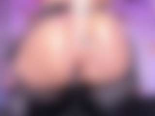 Lorena-gomezz1's Live Sex Cam Show