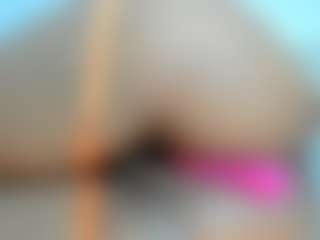 Live cam show with NATALI-KIDMAN - Fingering on Gym Cam Girls