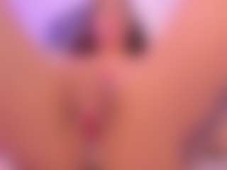 Live cam show with brenda-becker - Public Curvy on SpunkLive