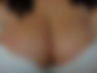Live cam show with dephnee - Big Tits on TeamSkeetLive