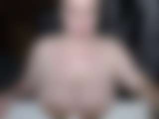 imthinkaboutu MILF webcam performer live streaming