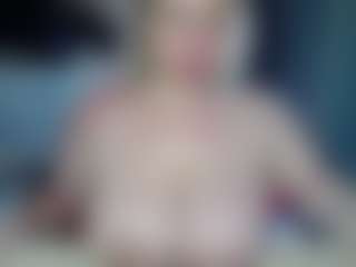 Live cam show with imthinkaboutu - Blonde Hair on SinfulBabes