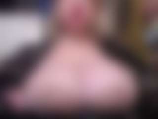 Live cam show with imthinkaboutu - Fingers on madthumbs
