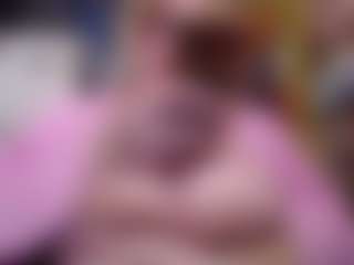 imthinkaboutu MILF webcam performer live streaming