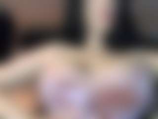 Live cam show with Assya - Amateur on CamwithHer