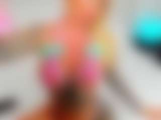 Live cam show with BabieLynn - Spank on CamwithHer