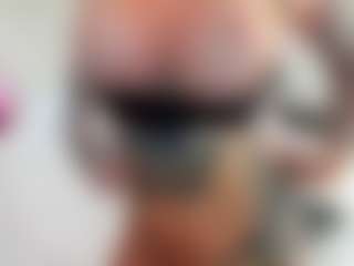 Live cam show with BabieLynn - Landingstrip on Camming Site