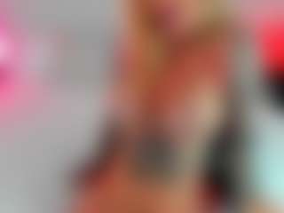 Live cam show with BabieLynn - Bedroom on Streamer API