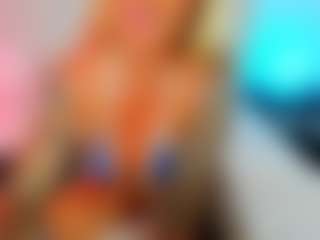 Live cam show with BabieLynn - Role on Camsoda