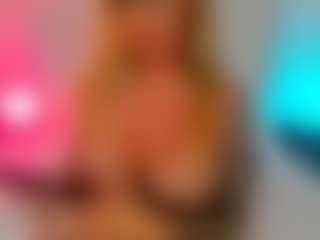Live cam show with BabieLynn - Asian Public on Cam Slut