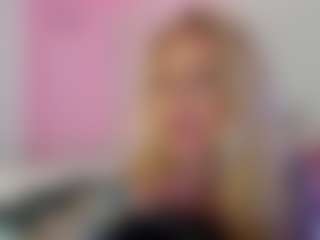 Live cam show with BabieLynn - HD on Streamer API