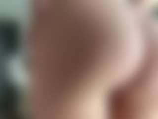 Live cam show with Iamwhitneyoc - Foot Fetish on PervPlay.com