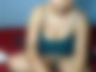 Live cam show with MissMimmi69 - Solo on Latina Girls