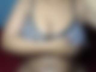 Live cam show with MissMimmi69 - Amateur on Uber Horny