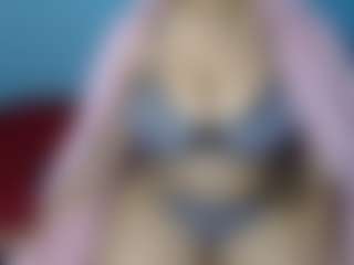 Live cam show with MissMimmi69 - Average on Soda Cam