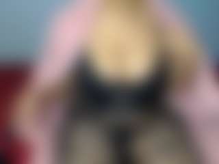 Live cam show with MissMimmi69 - Amateur Brown Hair on AdultVida.com