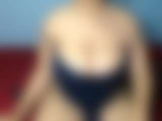 Live cam show with MissMimmi69 - Brown Hair on SquirtSoMuch