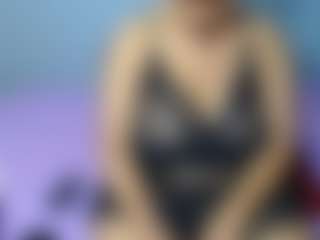 Live cam show with MissMimmi69 - Lush Brown Hair on Camsoda