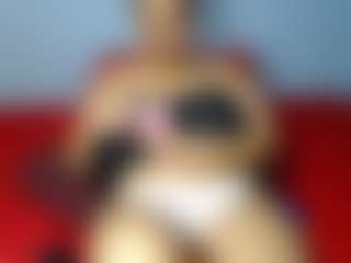 Live cam show with MissMimmi69 - Solo on dropp.cam