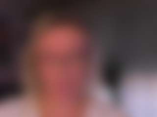 VanessaSoft MILF webcam performer live streaming