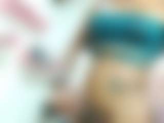 andrea-safeira's Live Sex Cam Show