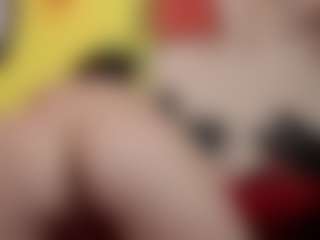 Live cam show with RosieMoons - HD on AdultVida.com