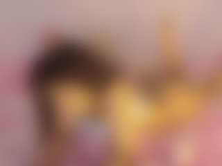 Live cam show with WinniferGonzalez - Nipple Piercings on StripNow