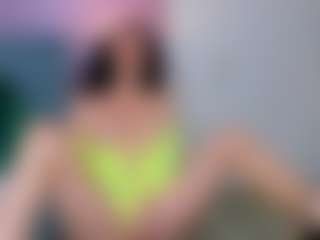 Live cam show with CarlaReys - Oil on Camming Site