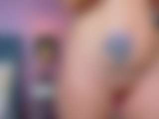 Live cam show with CarlaReys - Oil on Gym Cam Girls