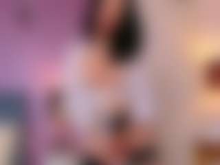 Live cam show with CarlaReys - Oil on nudelive.tv