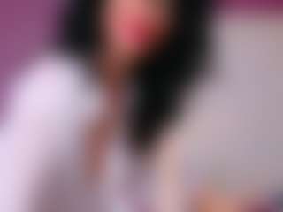 Live cam show with CarlaReys - Thick on intimatelivegirls.com