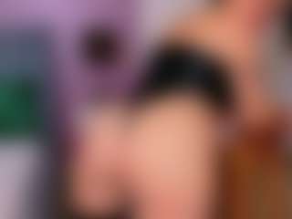 Live cam show with CarlaReys - Thick on Camsoda