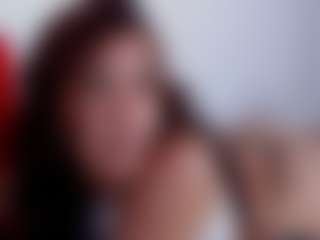Live cam show with krisleen18 - Petite on Latina Girls