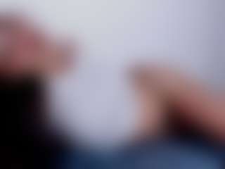 Live cam show with krisleen18 - Oil on Instabang