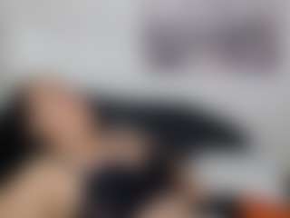 Live cam show with martina-miilf - Squirt on chickslive.net