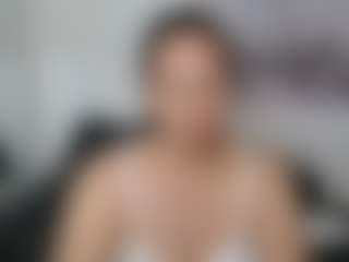 Live cam show with martina-miilf - Average on livesuperchat.net