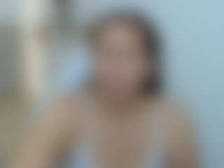 Live cam show with martina-miilf - Average on CamwithHer