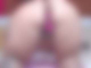 Live cam show with SexyMilfH - Butt Plug on Camsoda